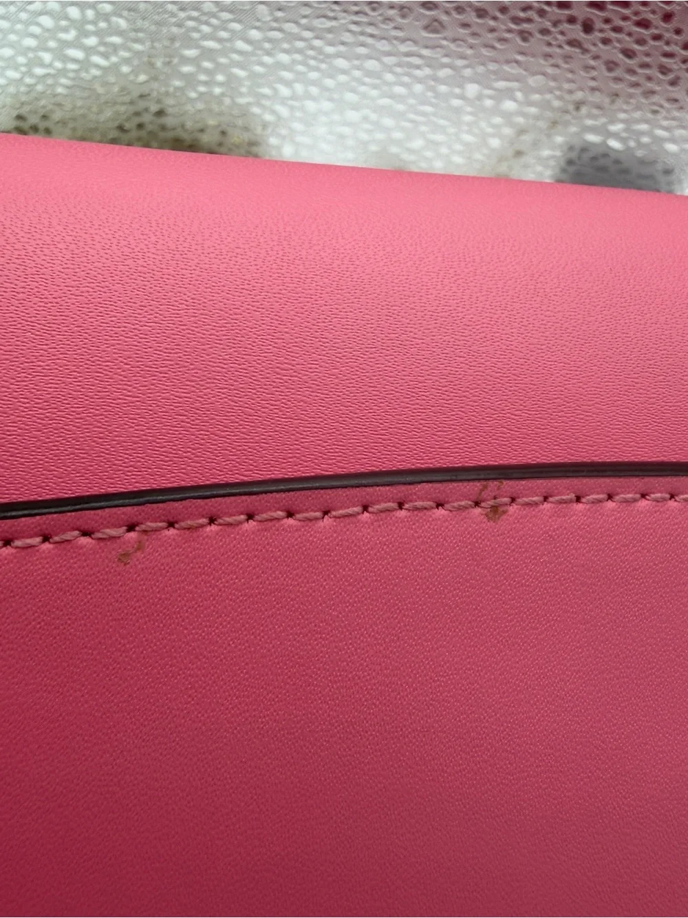 kate spade pink scalloped-edge leather crossbody with gold logo
